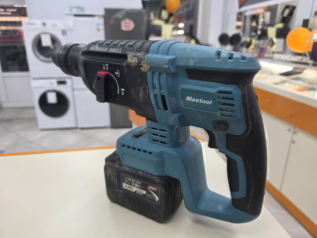 Перфоратор Makita DHR242