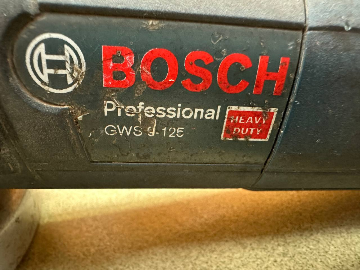 Угловая шлифмашина Bosch GWS 9-125S