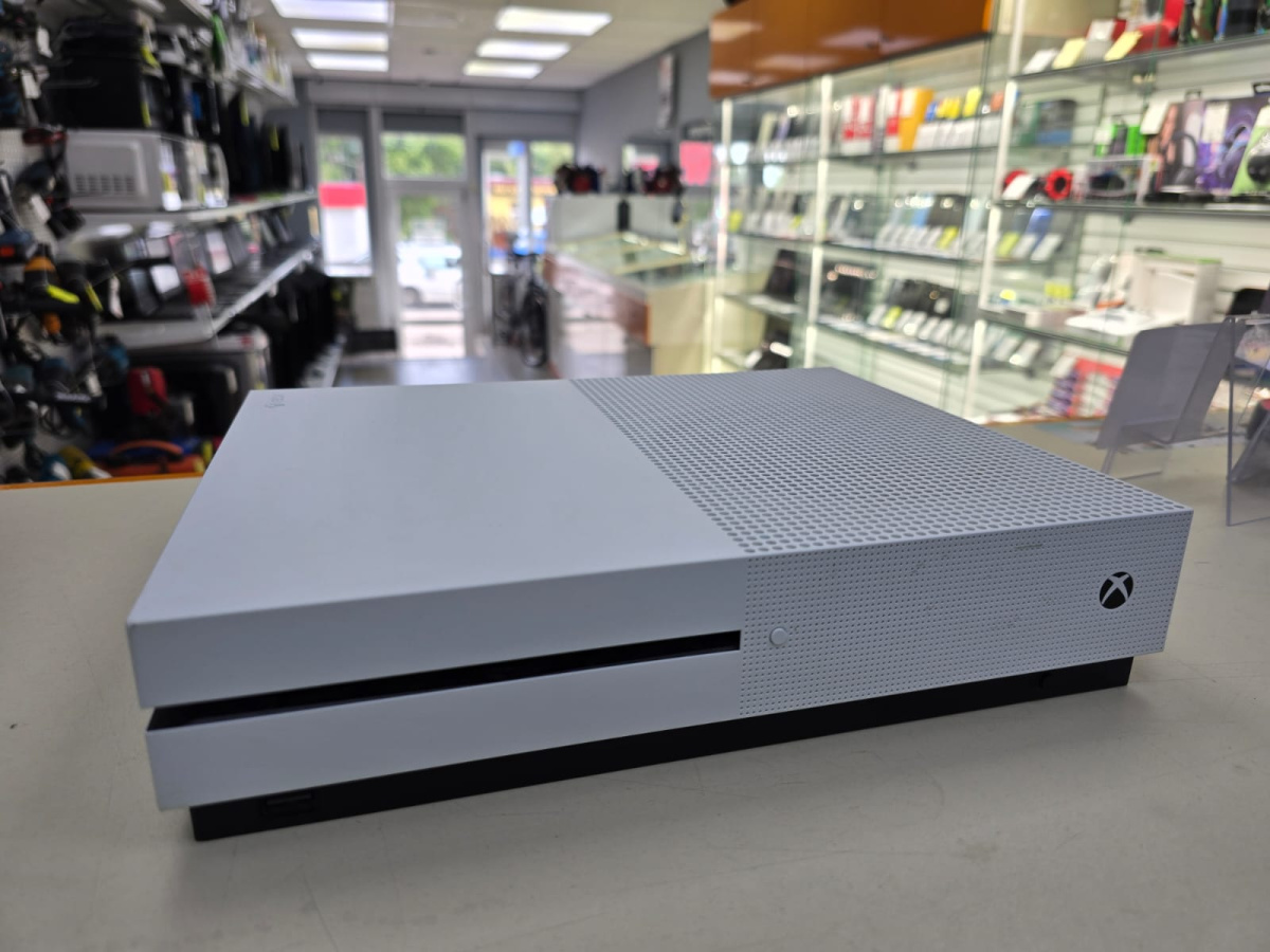 Игровая приставка Xbox One S 500Gb
