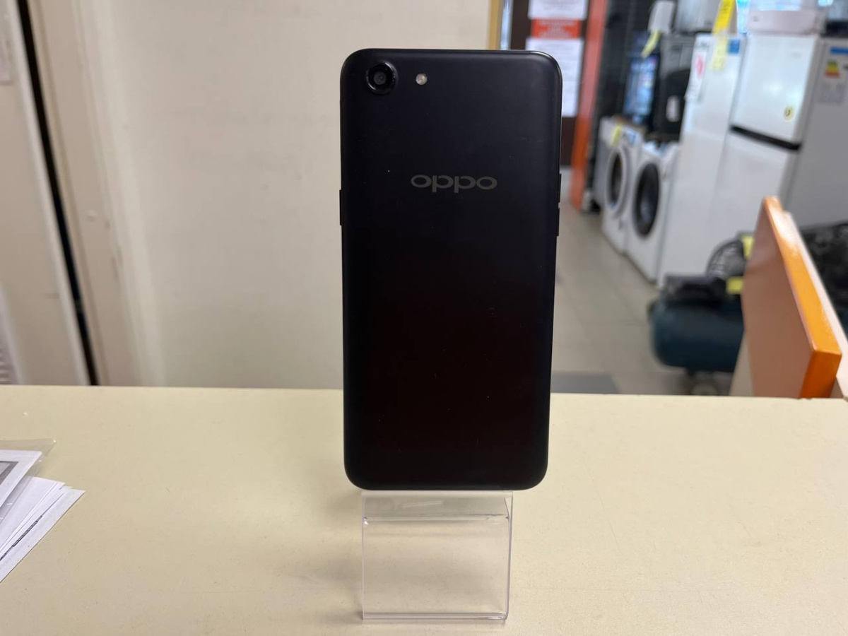 Смартфон Oppo A83