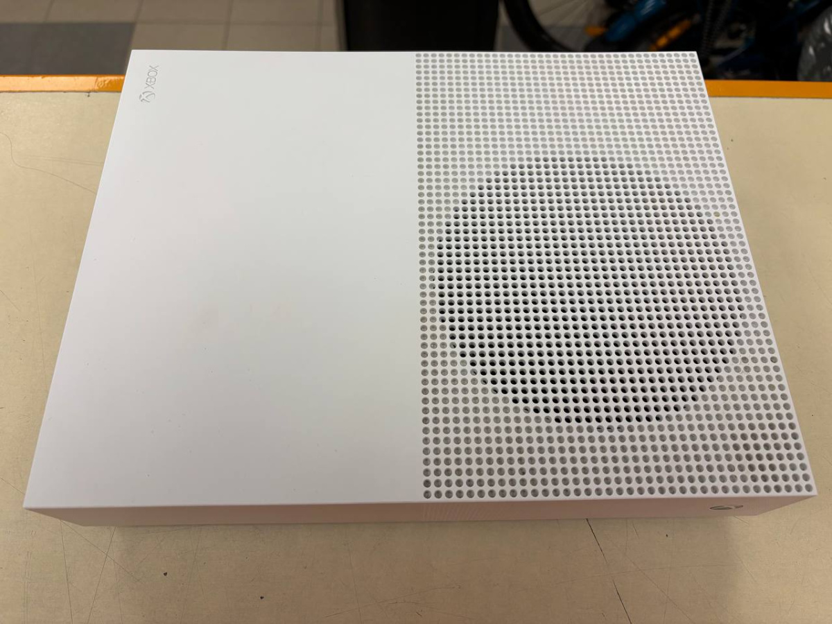 Игровая приставка  Xbox One S Digital Edition 500 GB