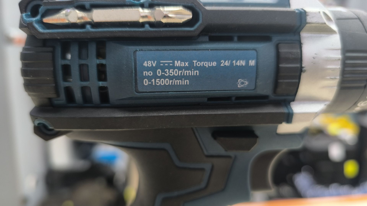 Шуруповерт Bosch GSR 18V-LI