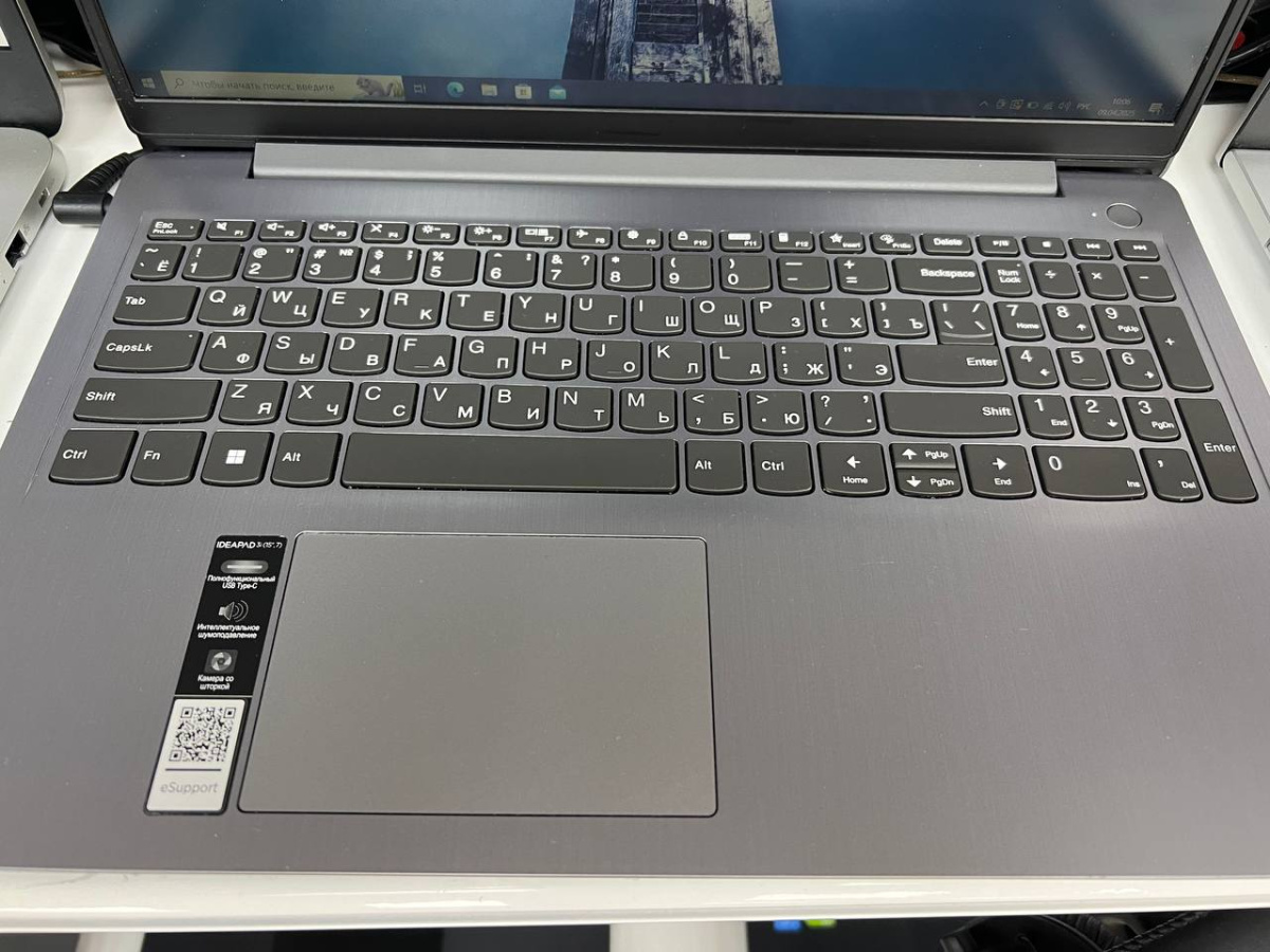 Ноутбук Lenovo; Core i3-1215U, Intel UHD Graphics, 8 Гб, 240 Гб, Нет