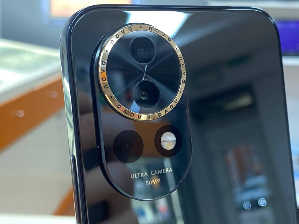 Смартфон Huawei Nova 13 8/256