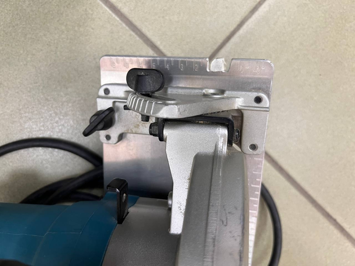 Дисковая пила Makita HS6601