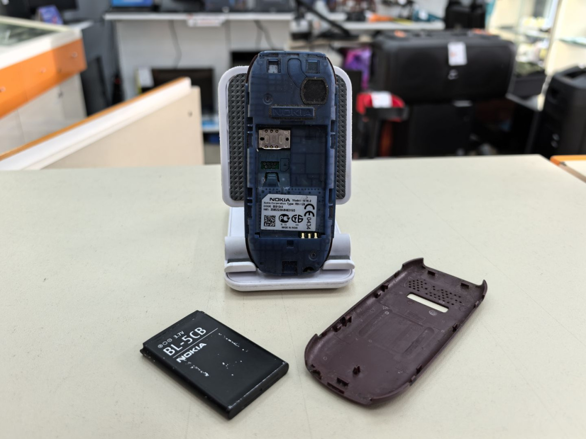 Мобильный телефон Nokia 1616