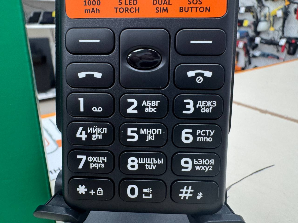 Мобильный телефон Strike S10