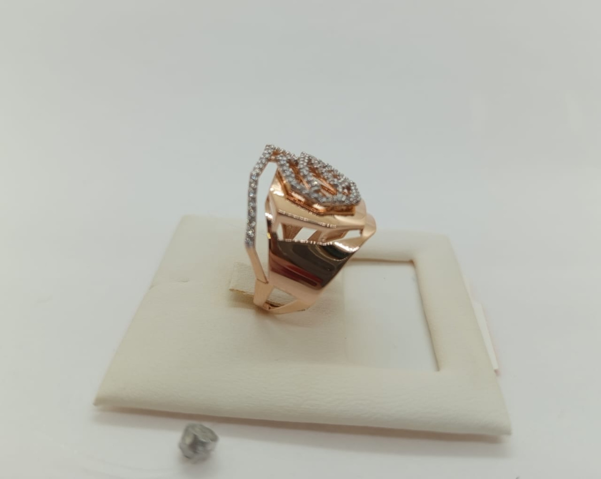 КОЛЬЦО С КАММНЯМИ (Au 585)