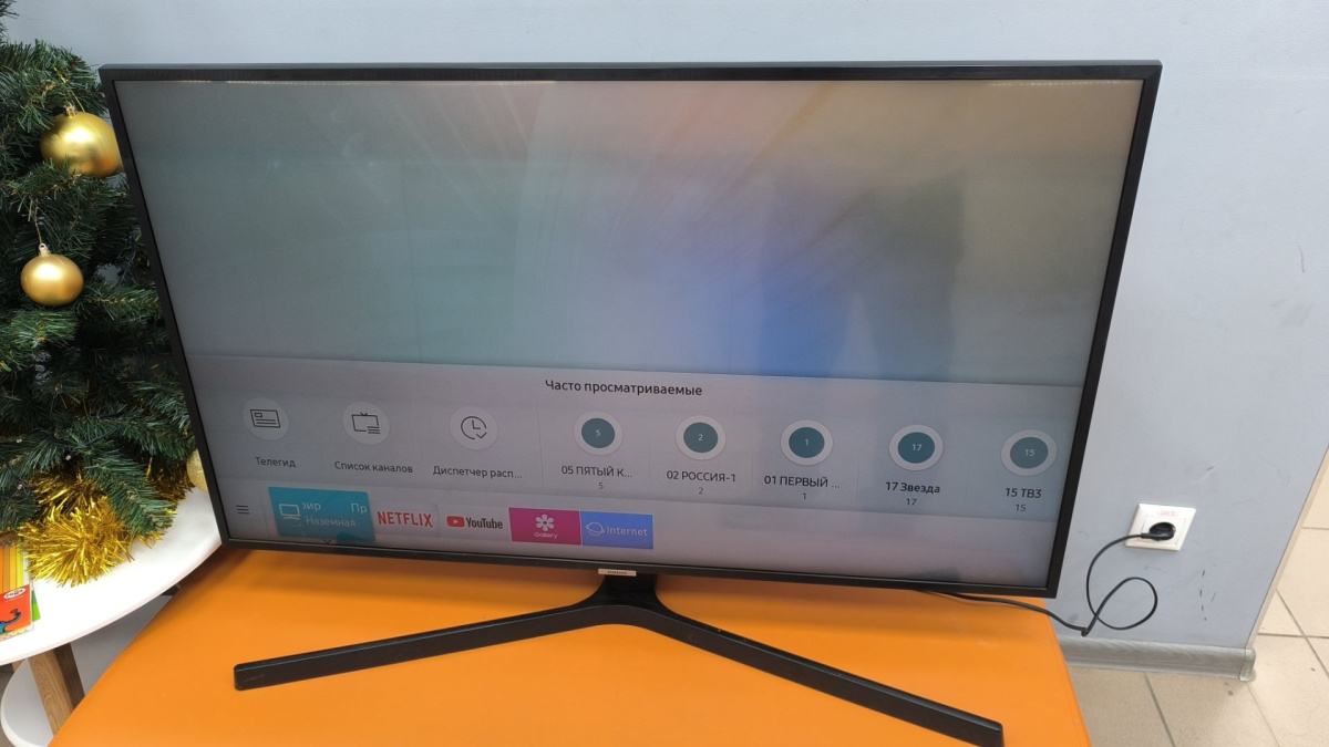 LED Телевизор Samsung UE43NU7400U