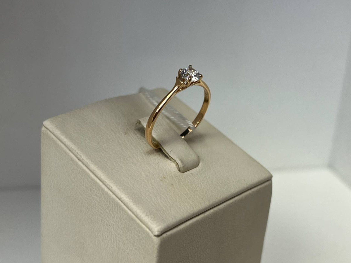 КОЛКМ585 КОЛЬЦО С КАМНЕМ (Au 585)