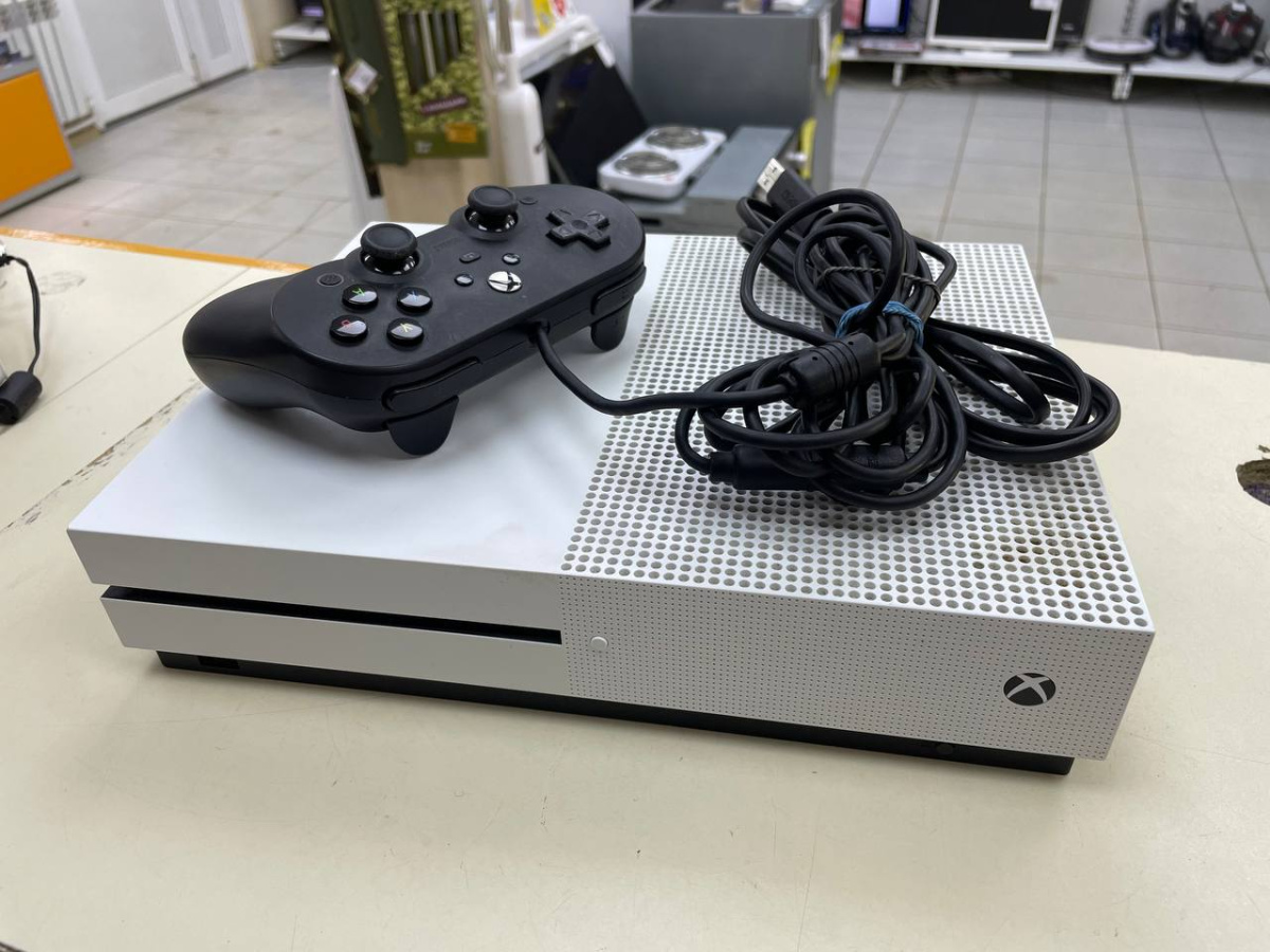 Игровая приставка Xbox One S 500Gb