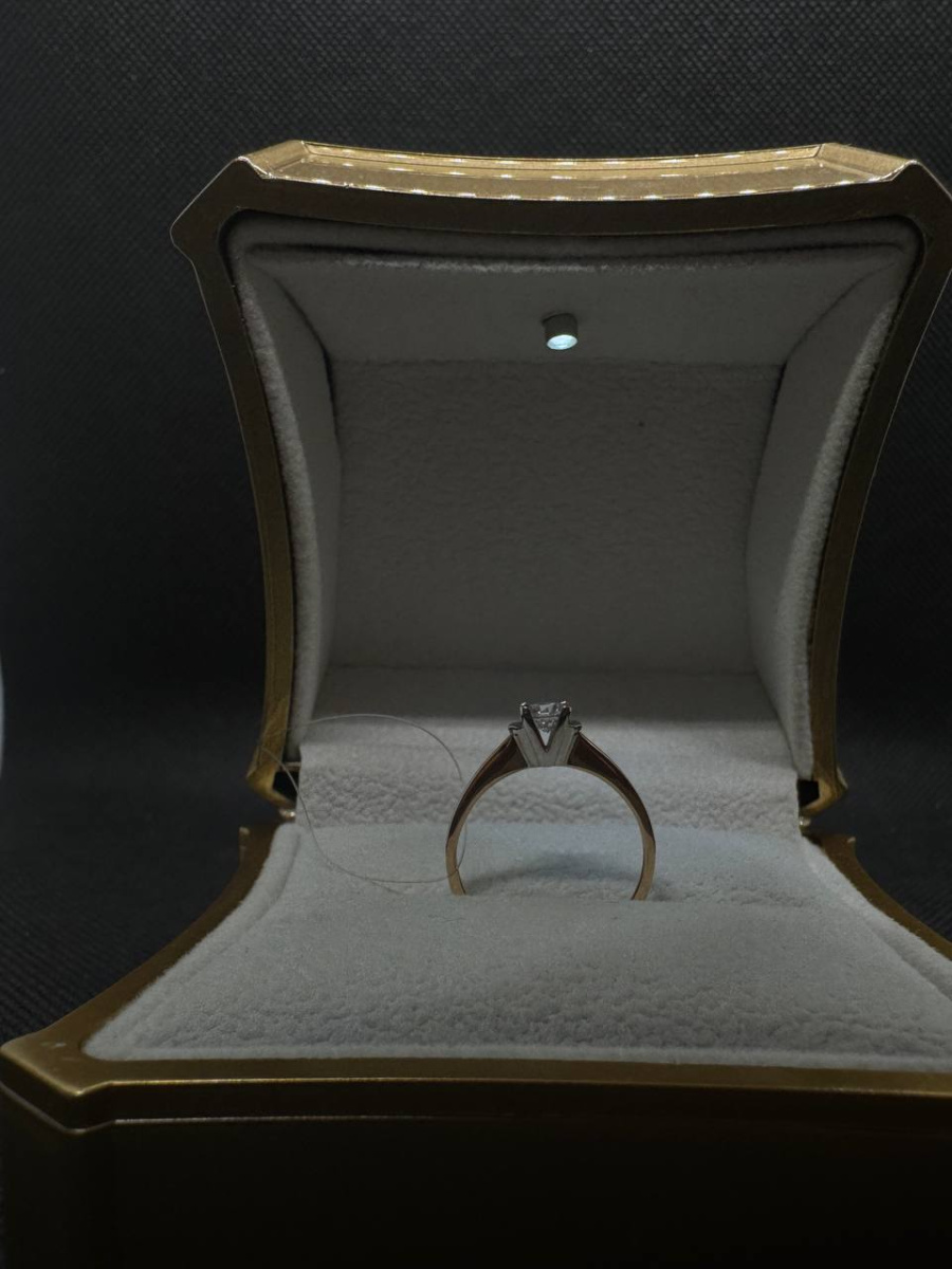 01-115280 КОЛЬЦО С КАМНЕМ (Au 585)