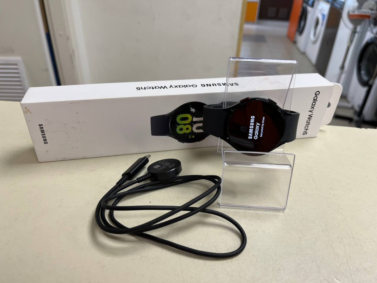 Смарт-часы Samsung Galaxy Watch 5 44mm