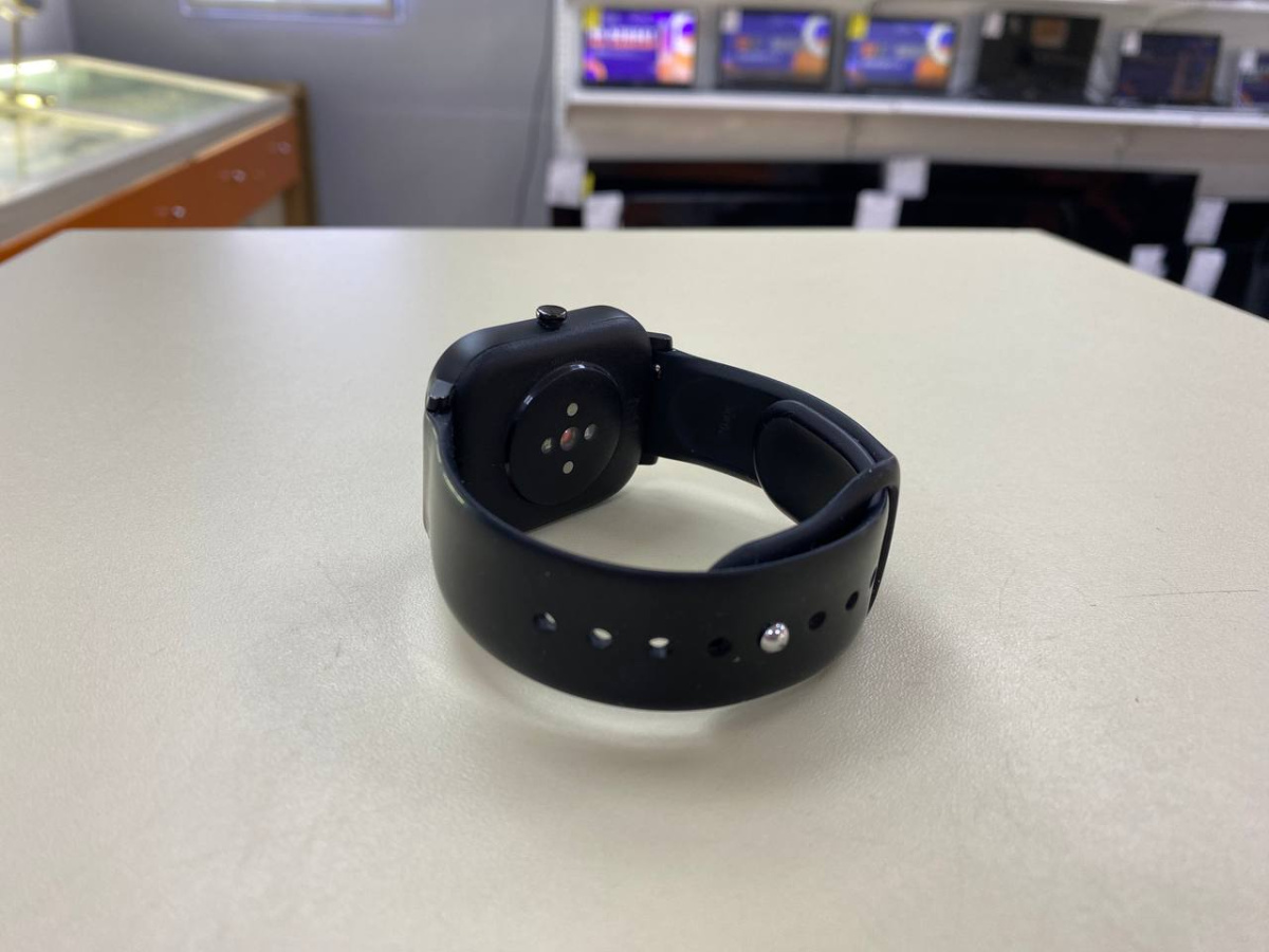 Фитнес-браслет Amazfit GTS 1;