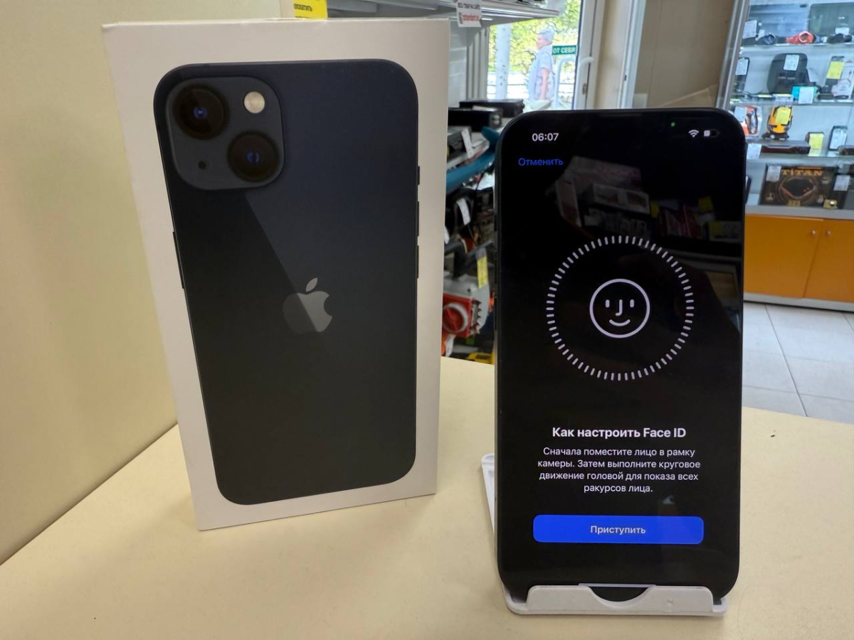 Смартфон Apple iPhone 13 128Gb