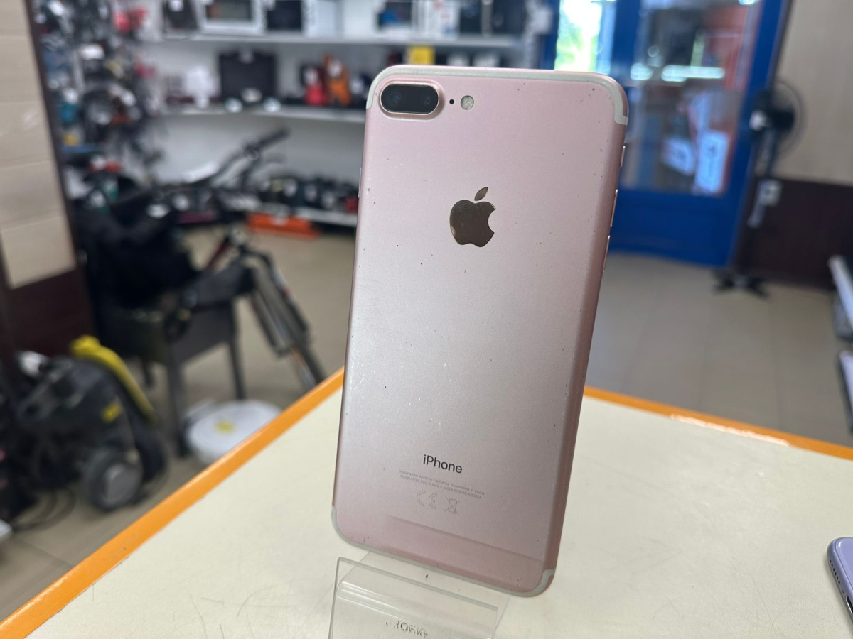 Смартфон Apple iPhone 7 Plus 32Gb