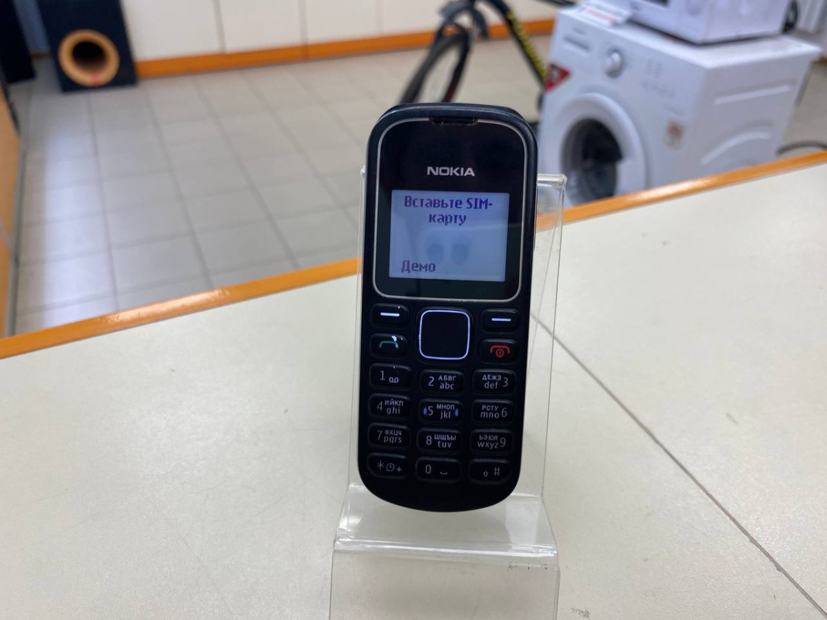 Мобильный телефон Nokia 100