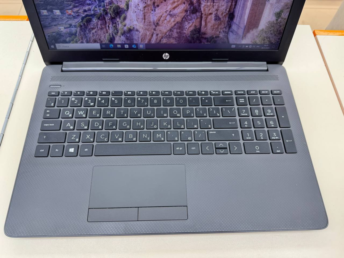 Ноутбук HP 15s-eq0056ur; Ryzen 5 3500U, Radeon Vega 8, 8 Гб, 256 Гб, Нет