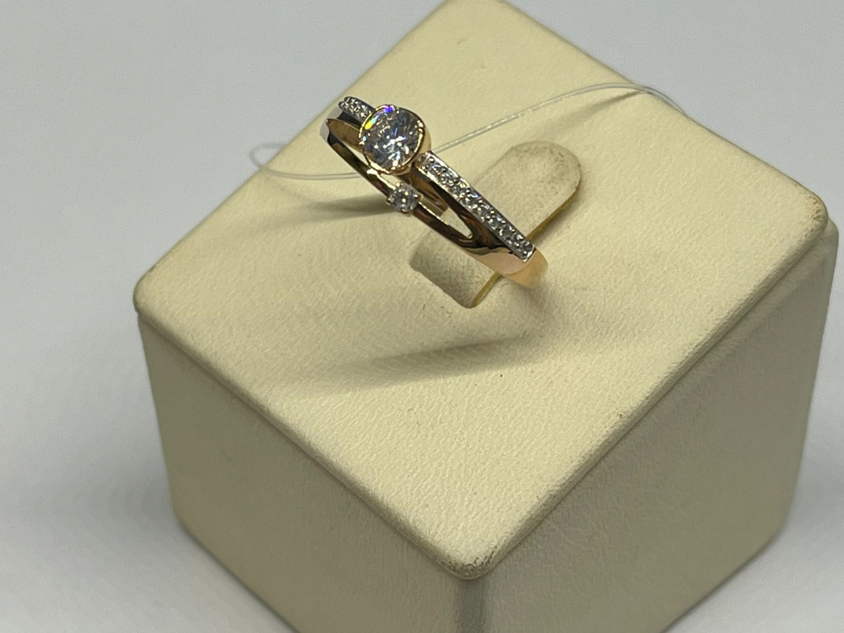 КОЛЬЦО С КАМНЯМИ (Au 585)