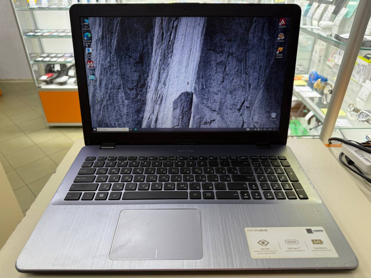 Ноутбук Acer ES1-571; Core i3-5005U, Intel HD Graphics 5500, 4 Гб, 500 Гб