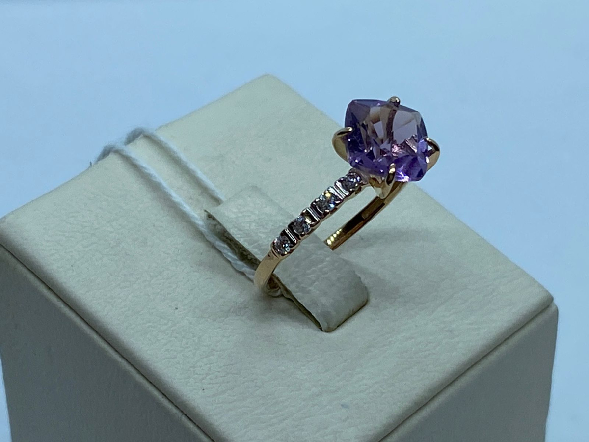 КОЛЬЦО С КАМНЯМИ (Au 585)