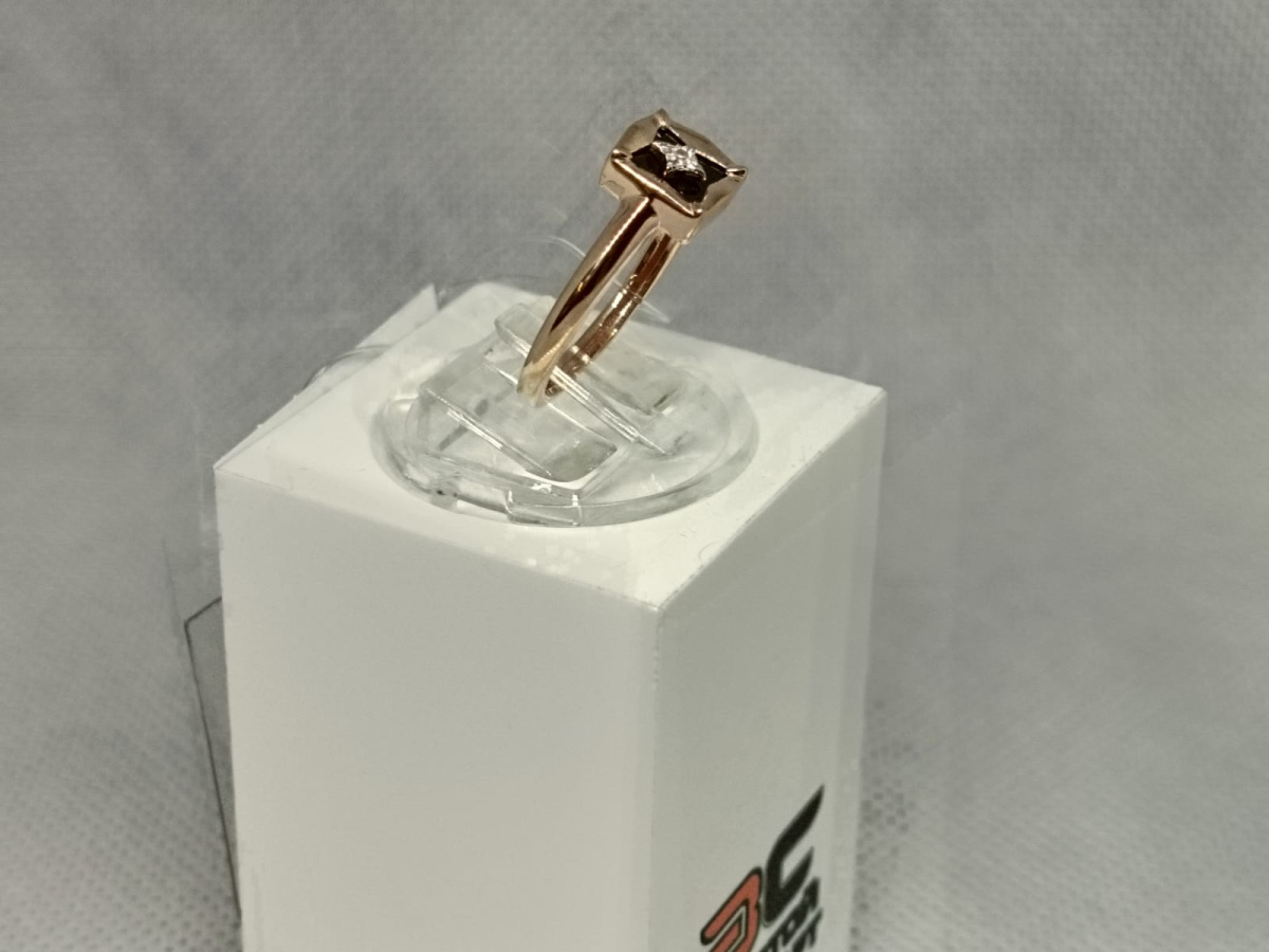 КОЛЬЦО С КАМНЯМИ (Au 585)