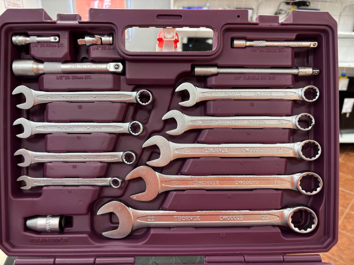 Набор инструментов Thorvik TS082 универсальный 1/4, 1/2 DR