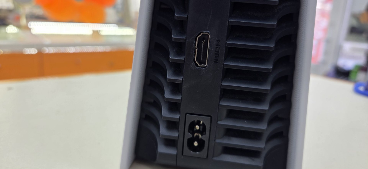 Игровая приставка PlayStation 5 825Gb (С дисководом)