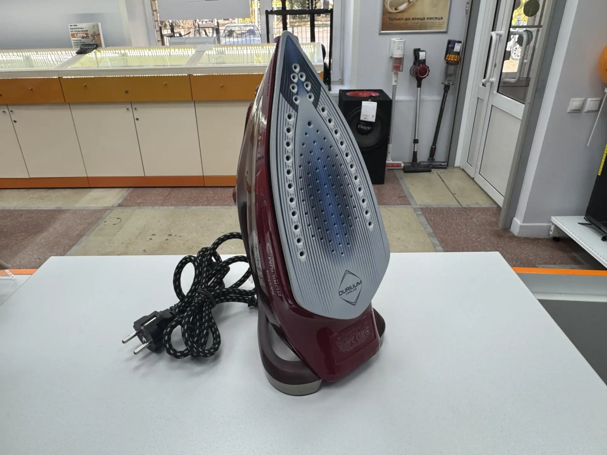 Утюг Tefal Ultragliss Plus FV6820E0