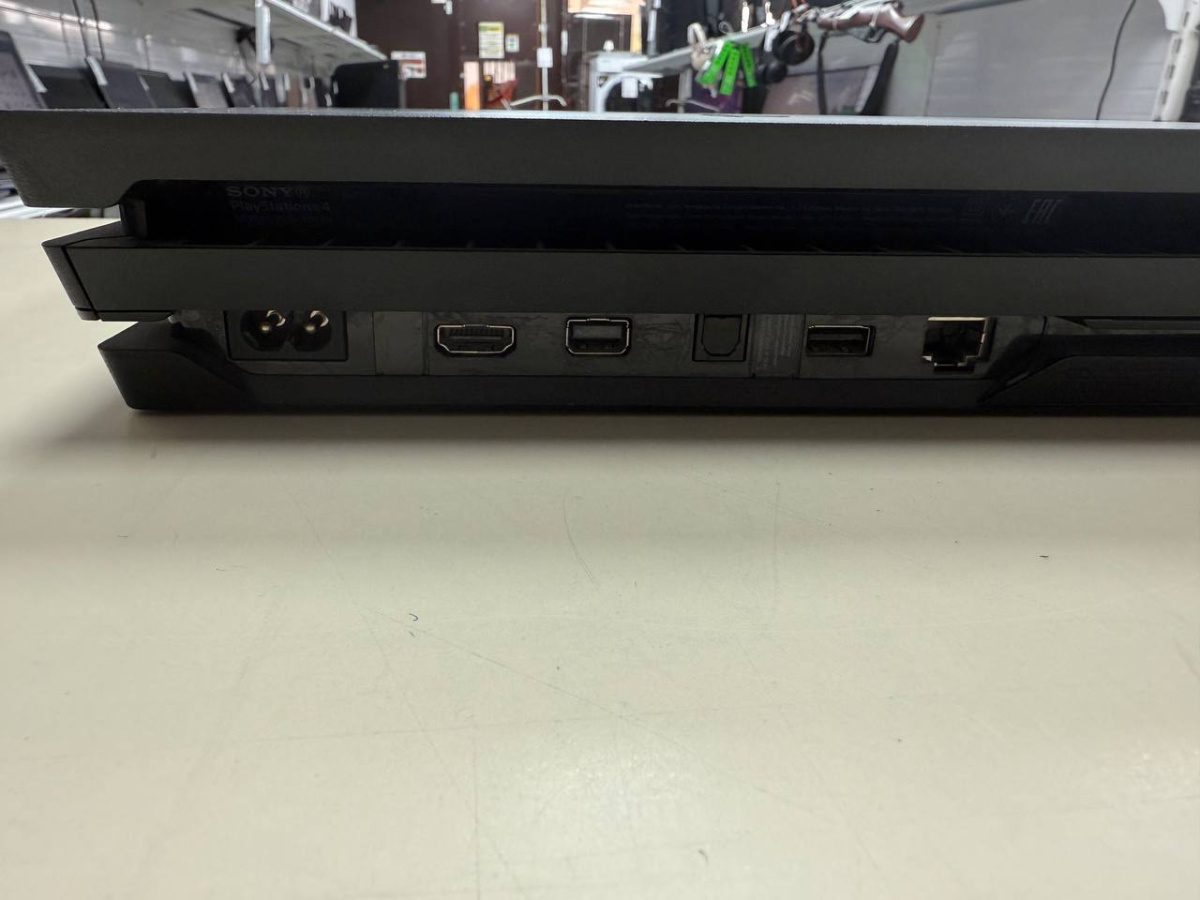 Игровая приставка PlayStation 4 Pro 1Tb