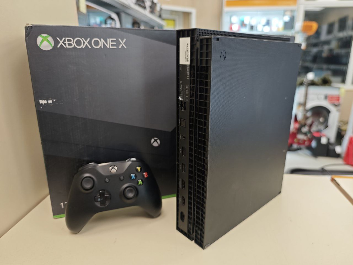 Игровая приставка Xbox One X 1Tb