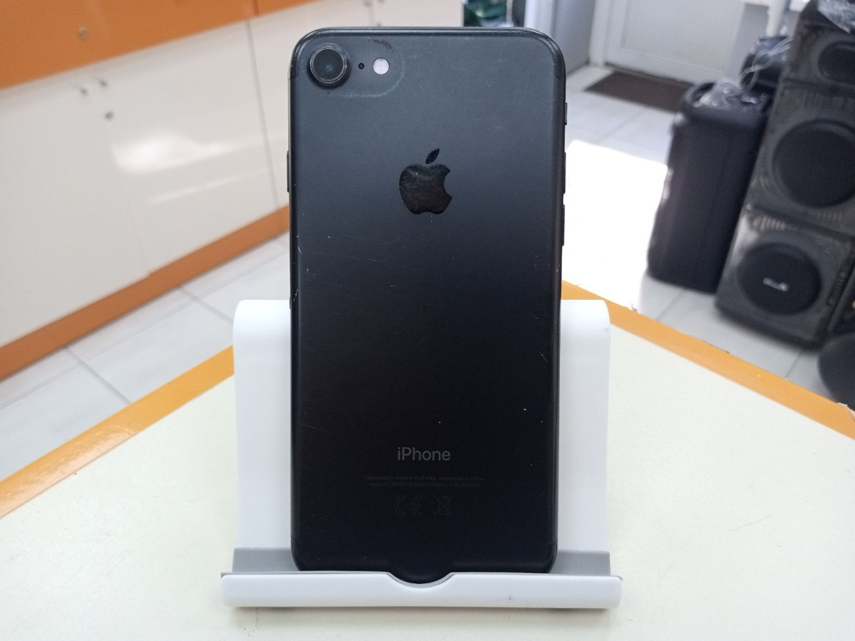 Смартфон Apple iPhone 7 32Gb