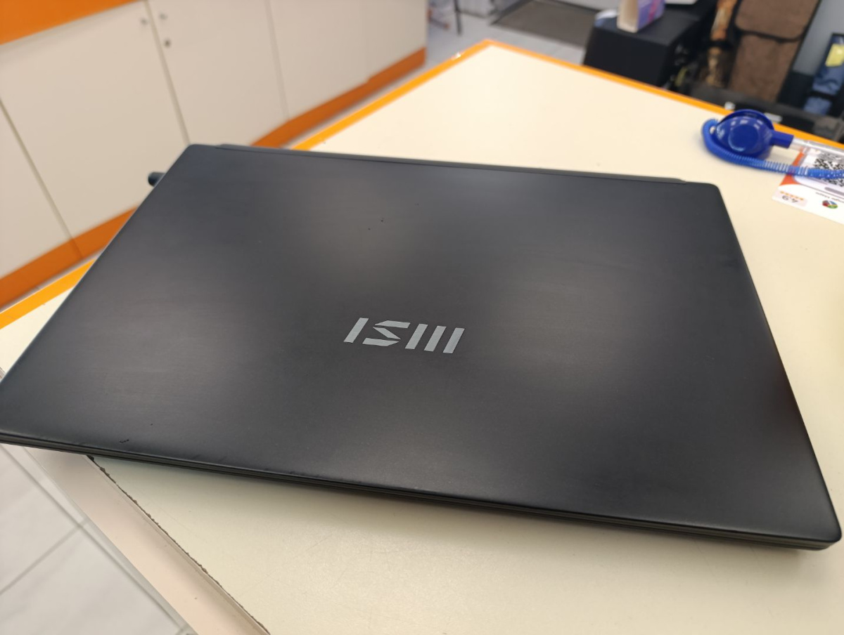 Ноутбук MSI Modern 15 b12m-209ru; Core i5-1235U, Intel iris XE Graphics, 16 Гб, 512 GB, Нет