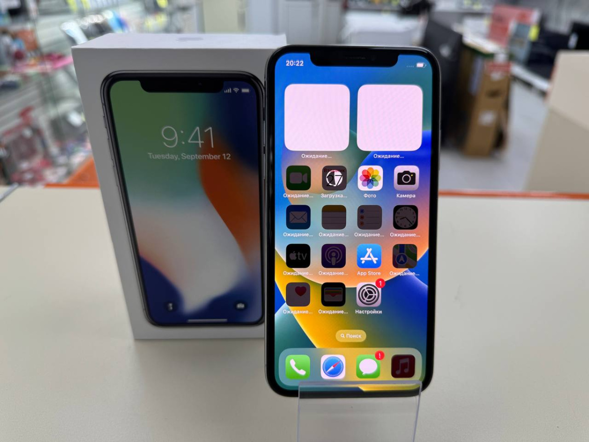 Смартфон Apple iPhone X 64Gb
