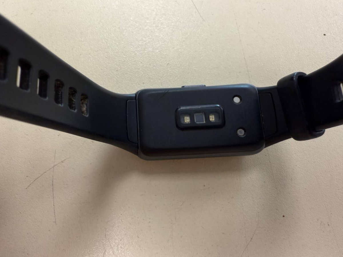 Смарт-часы Huawei Band 6