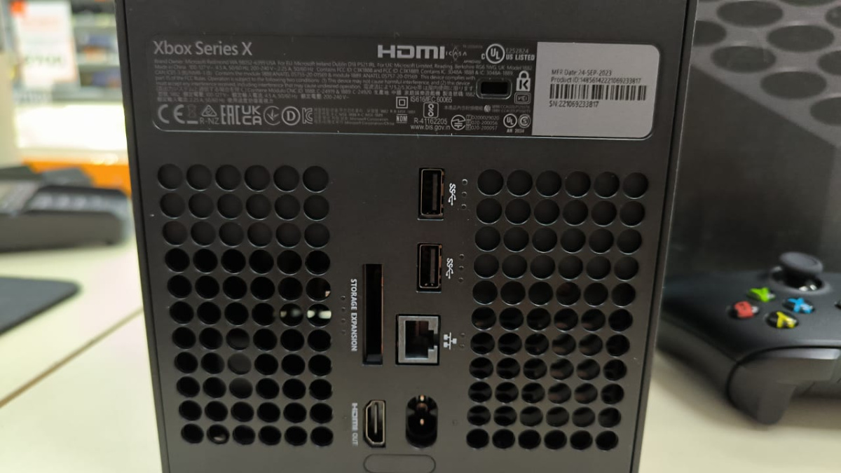 Игровая приставка Xbox Series X 1Tb