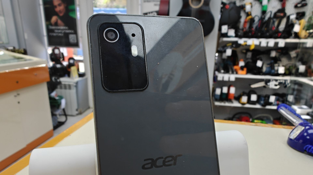 Смартфон Acer V370