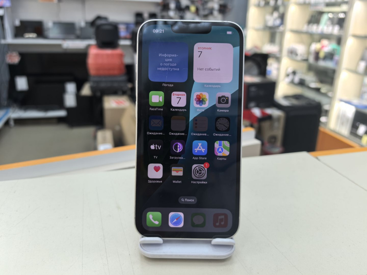 Смартфон Apple iPhone 13 128Gb