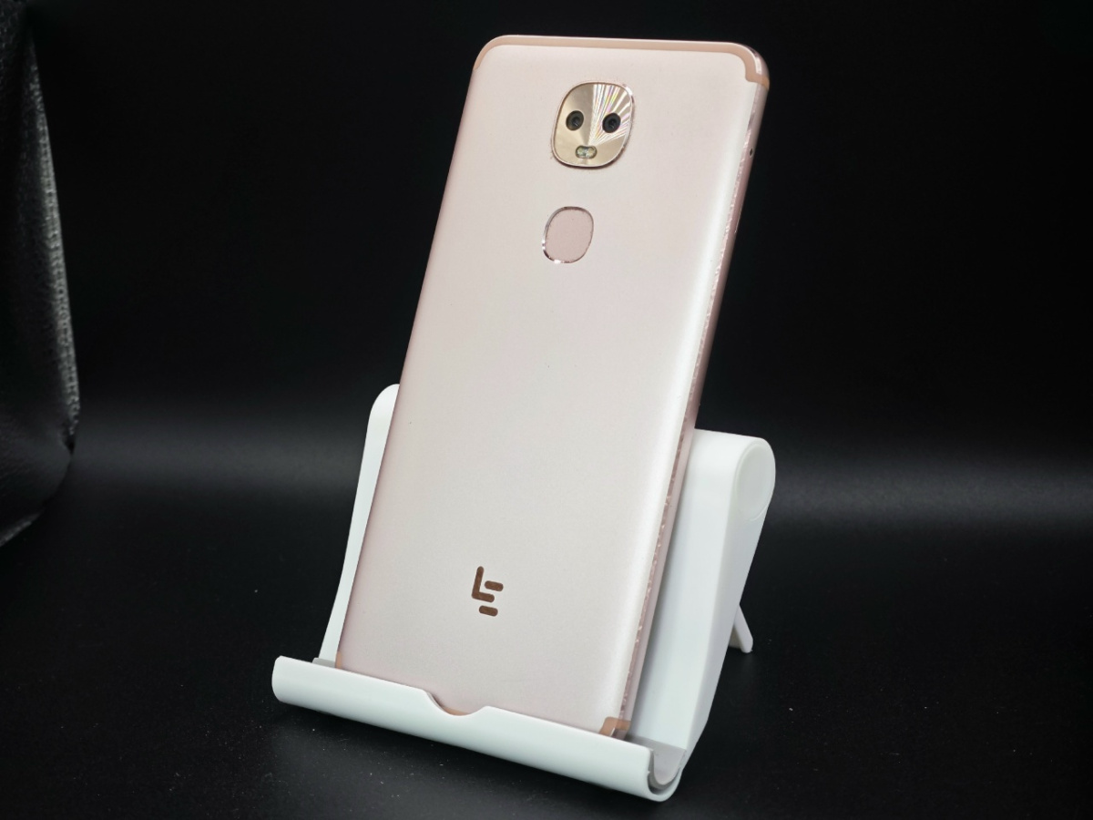 Смартфон Leeco Le Pro 3 (X651)
