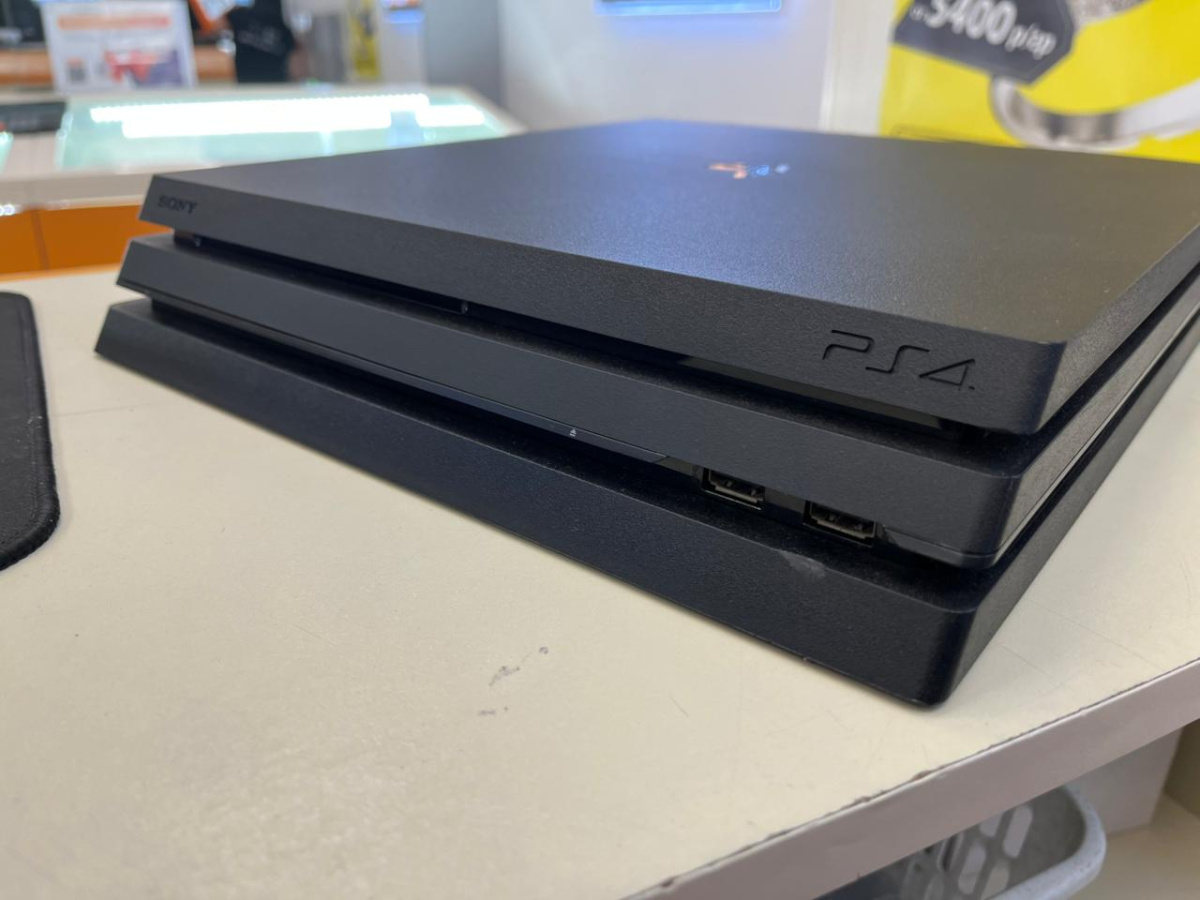 Игровая приставка PlayStation 4 Pro 1Tb