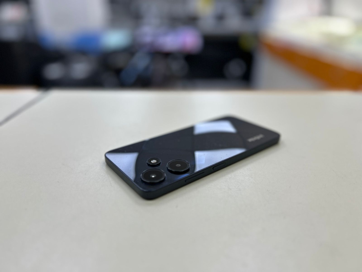 Смартфон Infinix HOT 30i 8/128