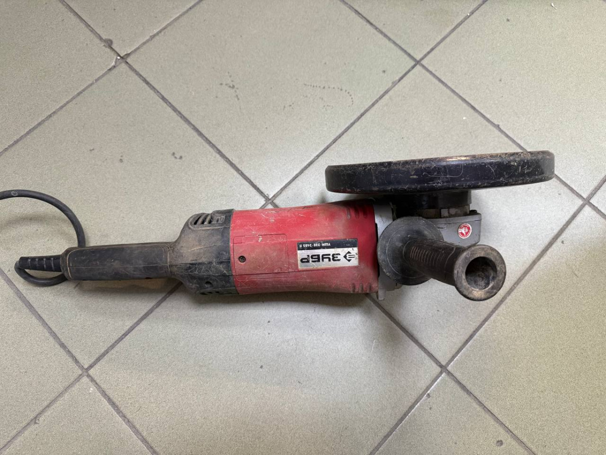 Угловая шлифмашина Зубр УШМ-230-2405 П