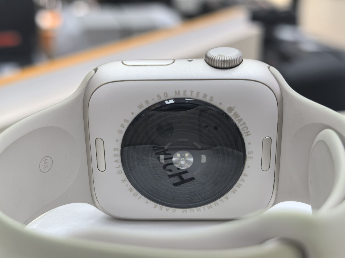 Смарт-часы Apple Watch SE 2022 44mm