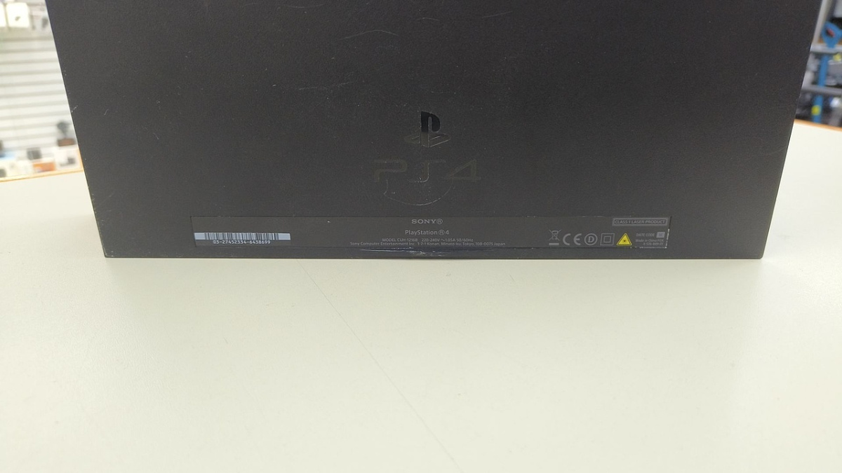 Игровая приставка PlayStation 4 1Tb