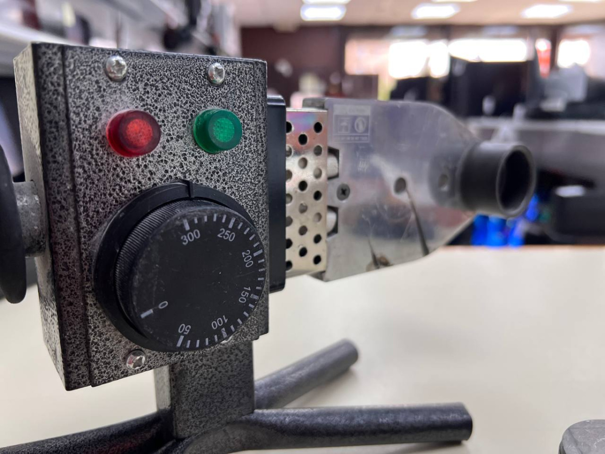 Паяльник полипропилена TIM R1512A