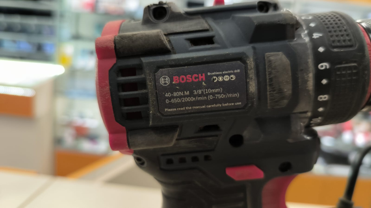 Шуруповерт Bosch EasyImpact 1200;