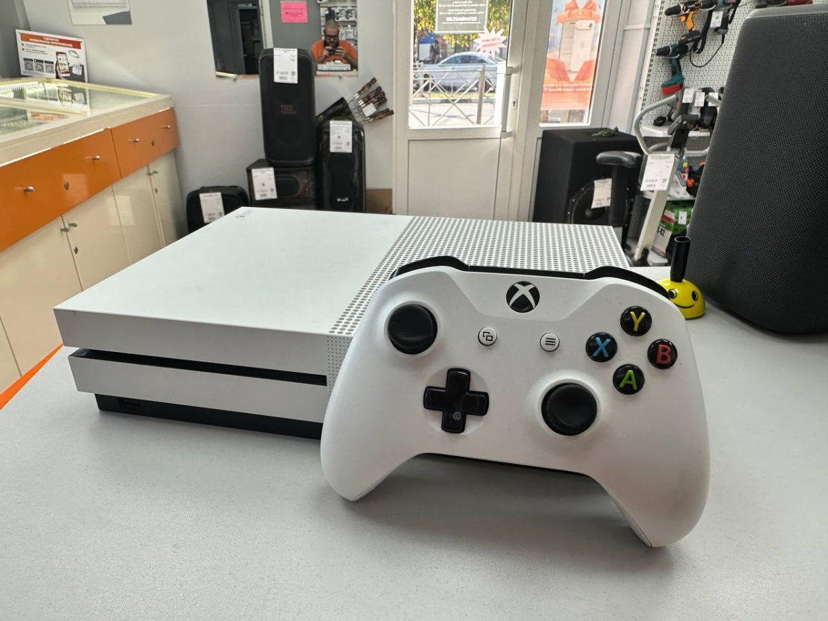 Игровая приставка Xbox One S 1TB