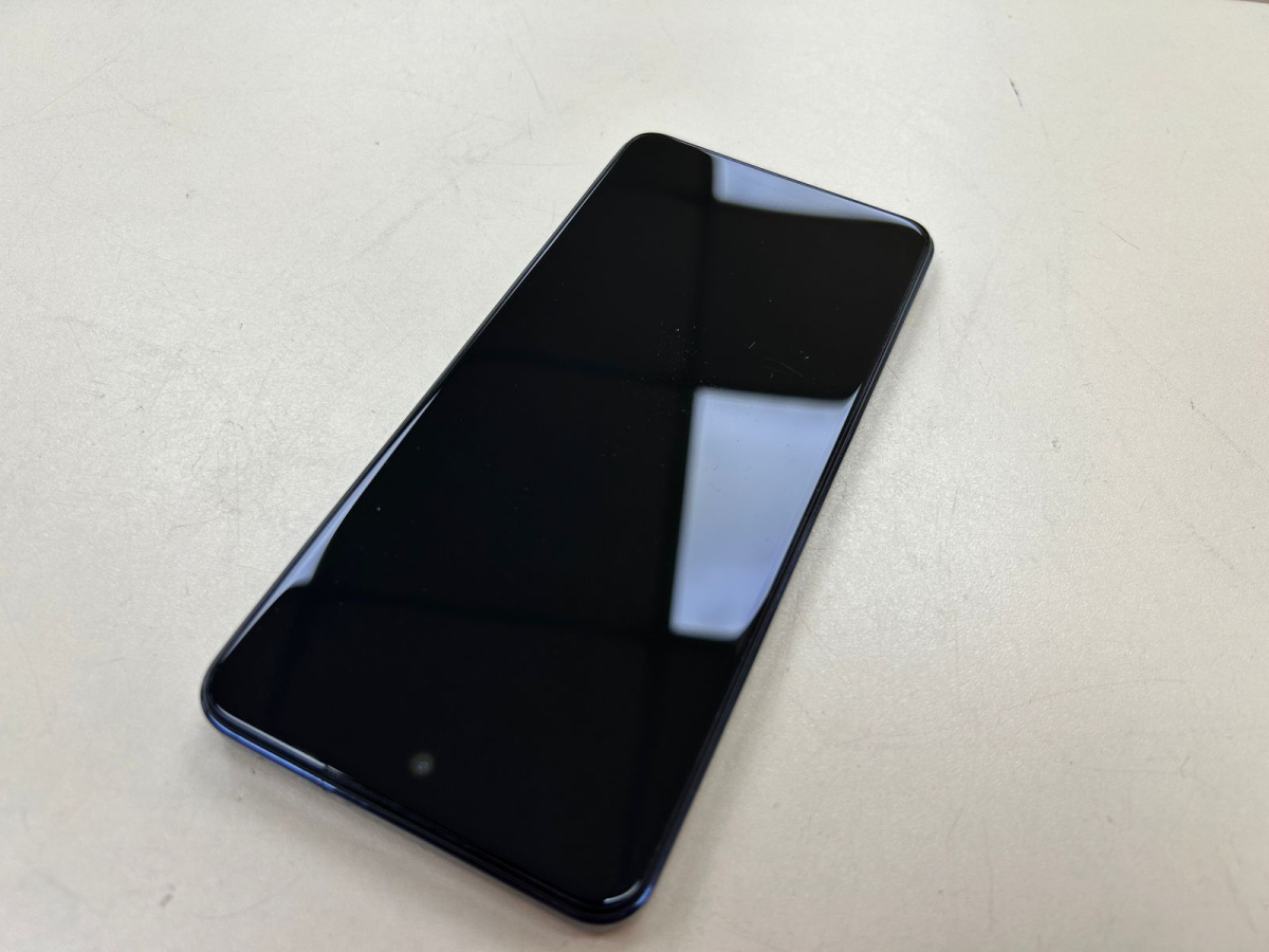 Смартфон Infinix HOT 40i 4/128
