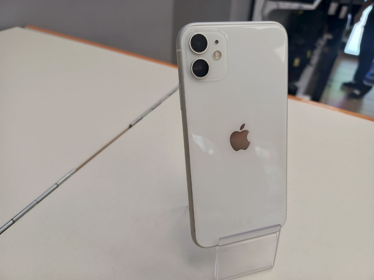 Смартфон Apple iPhone 11 64Gb