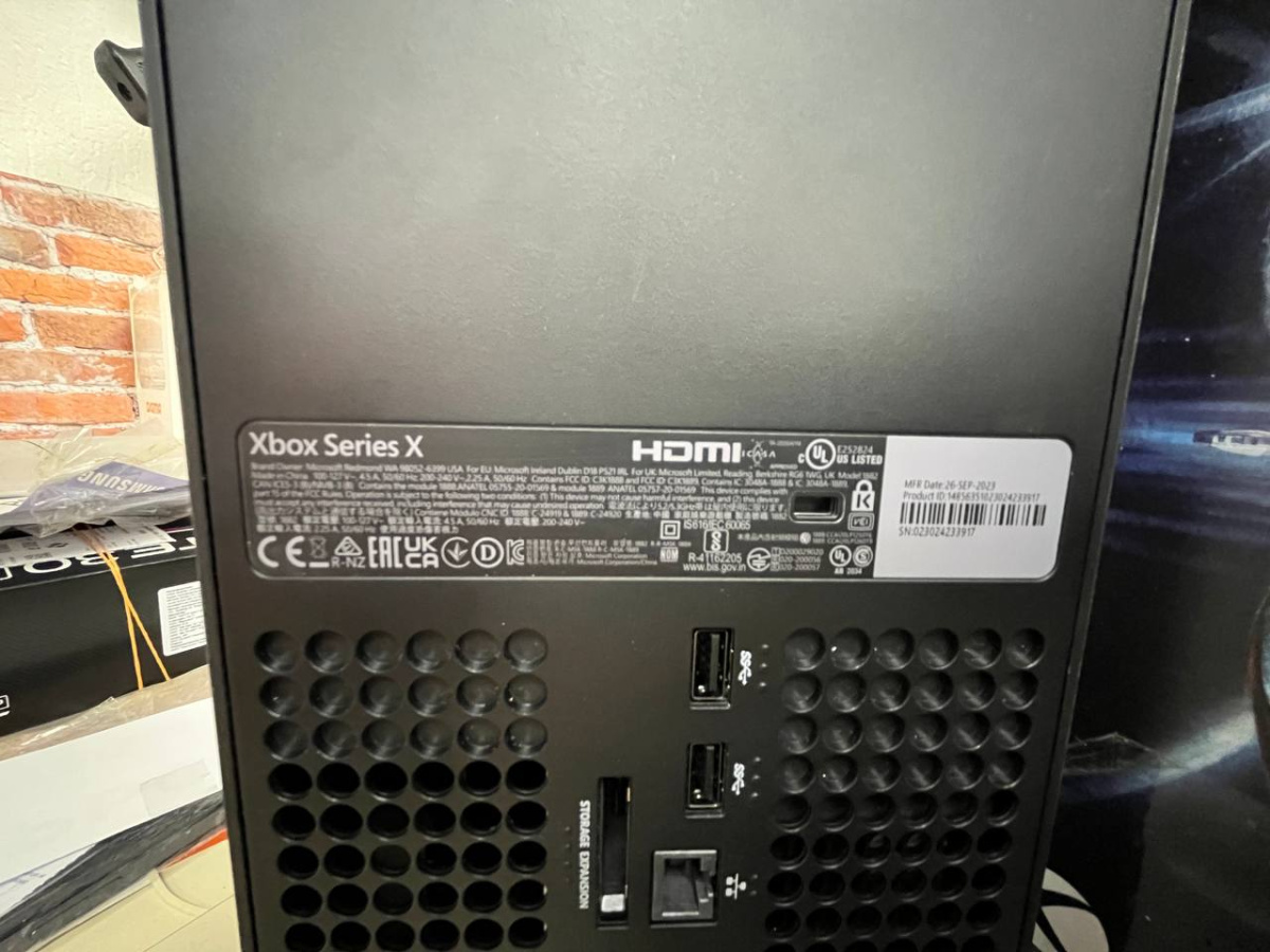 Игровая приставка Xbox Series X 1Tb